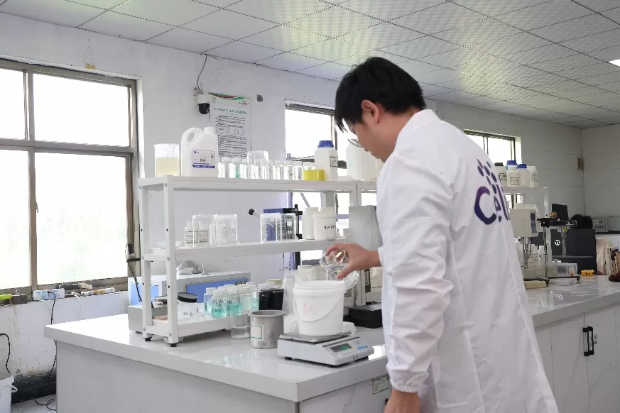 Су негізіндегі бояу құрамдарында Celix HEC консистенциясын тестілеу